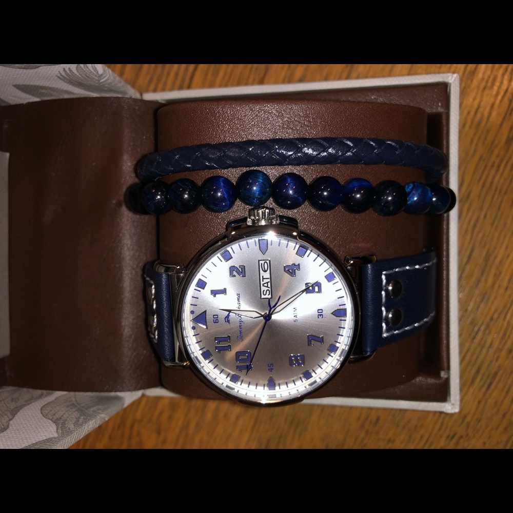 Tommy Bahamas Watch and Bracelet Pack